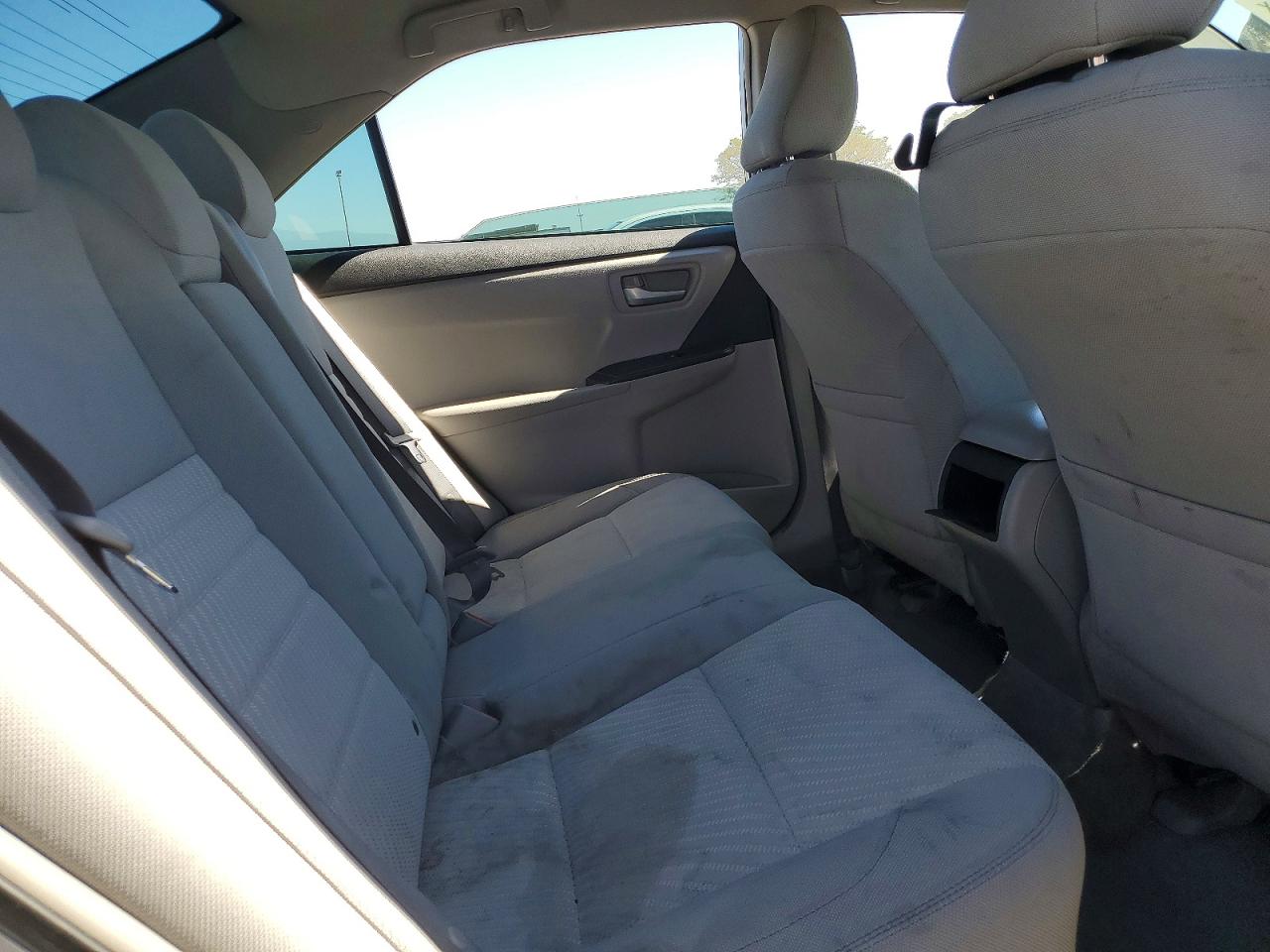 2015 TOYOTA CAMRY LE photo 19