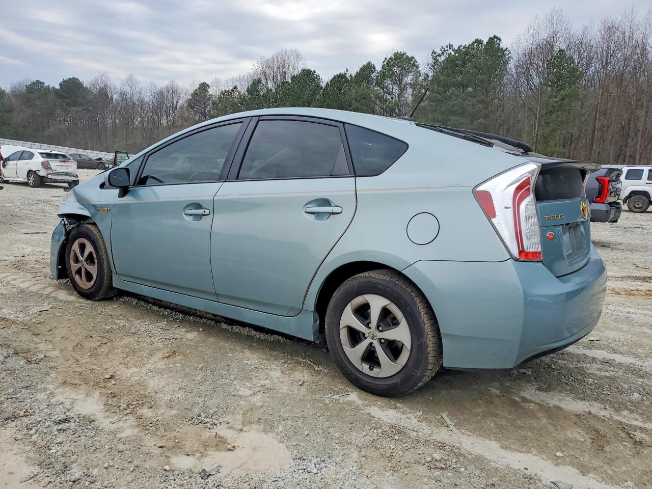 2015 TOYOTA PRIUS FOUR photo 2