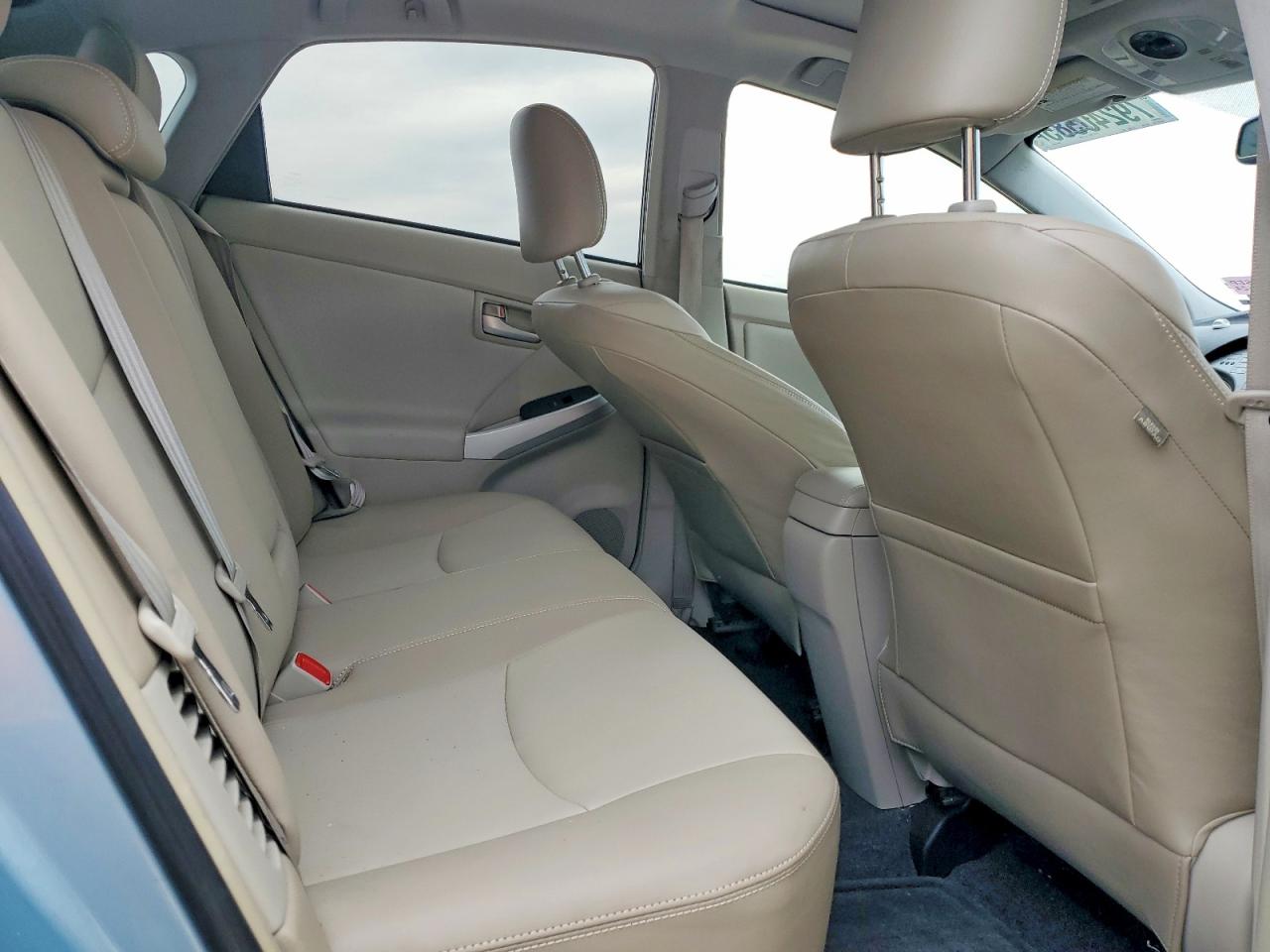 2015 TOYOTA PRIUS FOUR photo 10