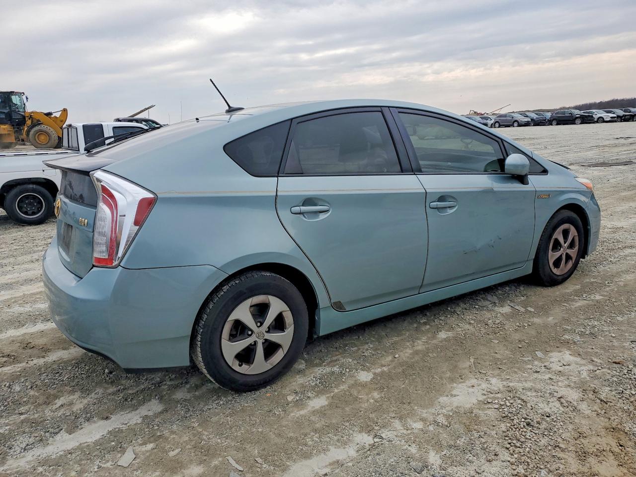 2015 TOYOTA PRIUS FOUR photo 3