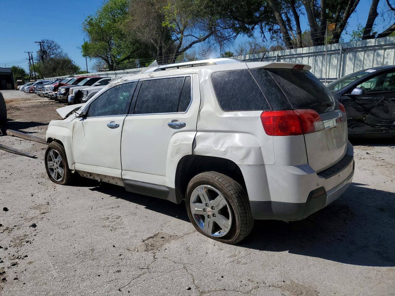 2013 GMC TERRAIN SLT photo 2
