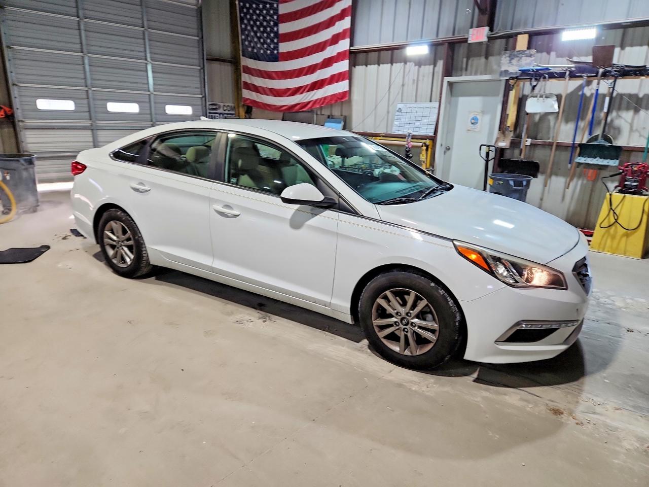 2015 HYUNDAI SONATA SE photo 4