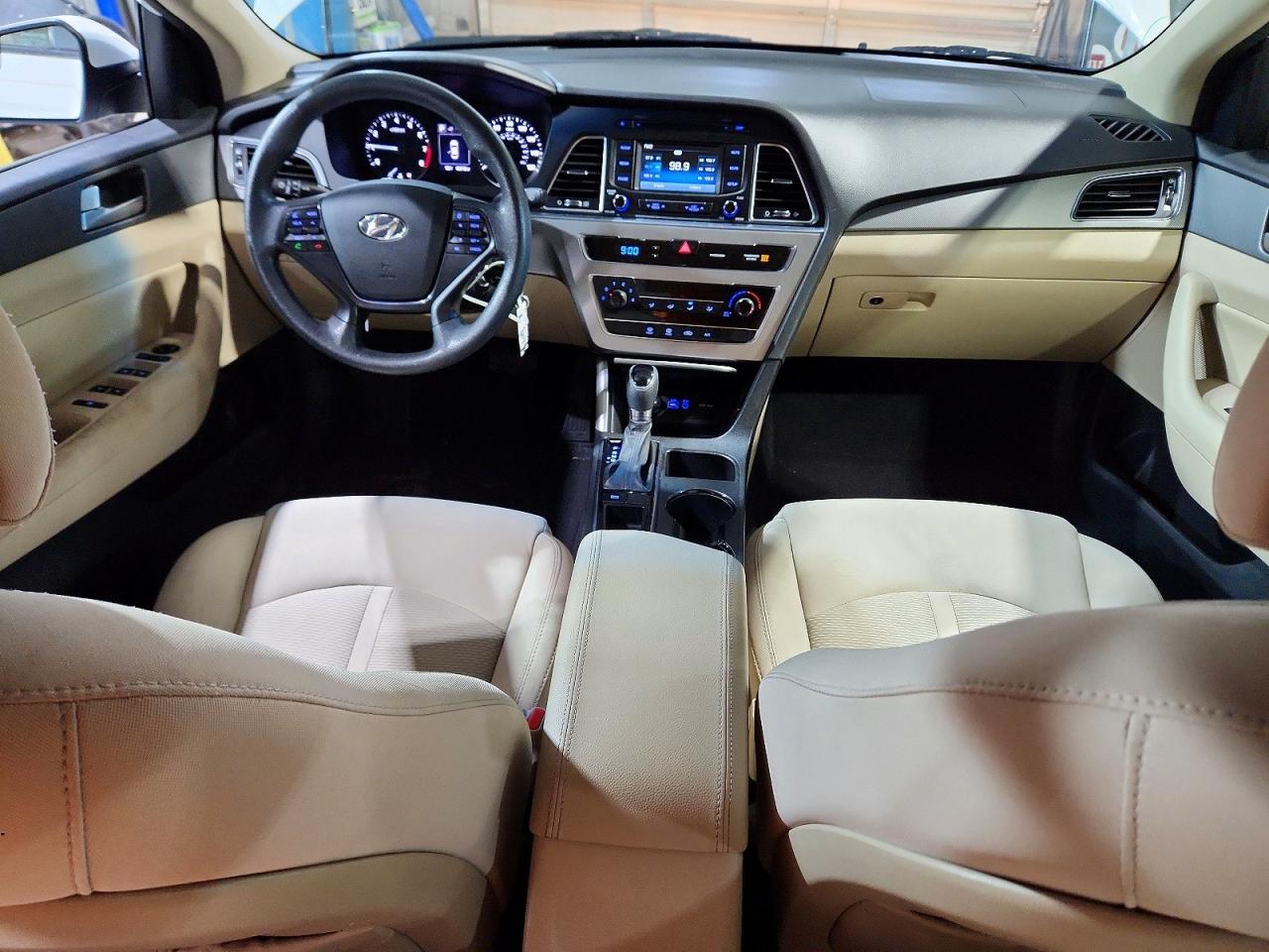 2015 HYUNDAI SONATA SE photo 8