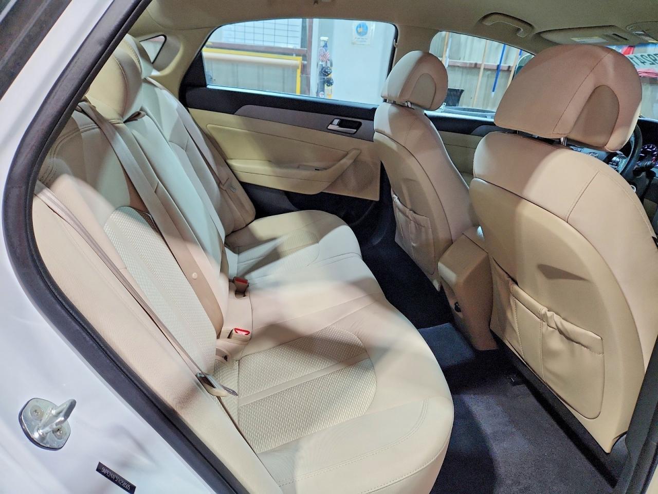 2015 HYUNDAI SONATA SE photo 10