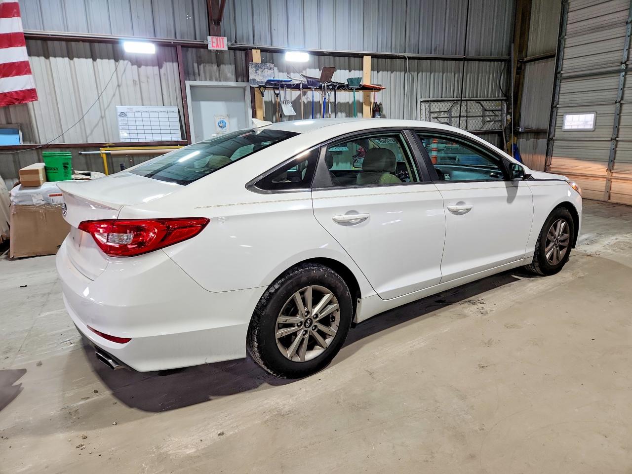 2015 HYUNDAI SONATA SE photo 3