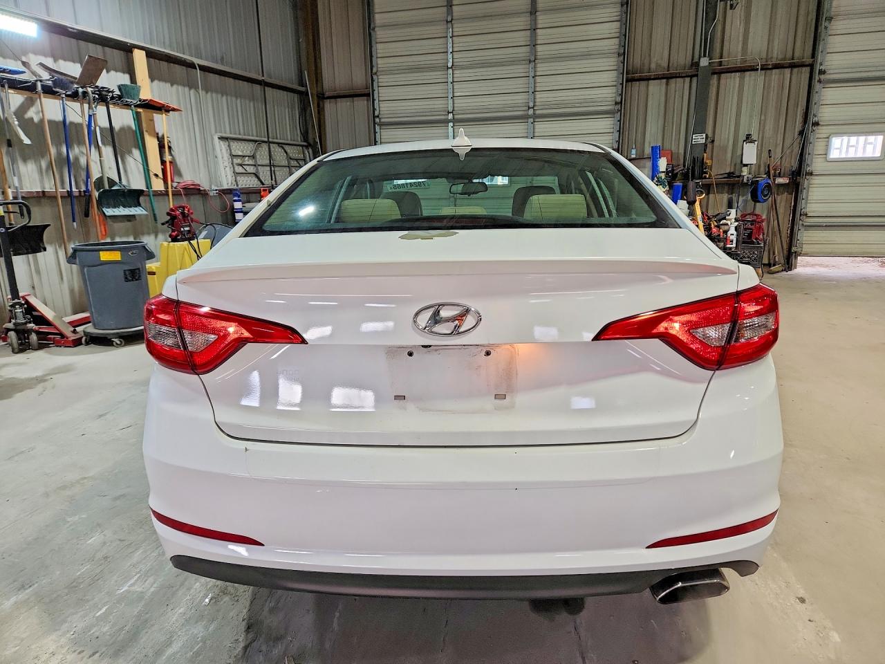 2015 HYUNDAI SONATA SE photo 6
