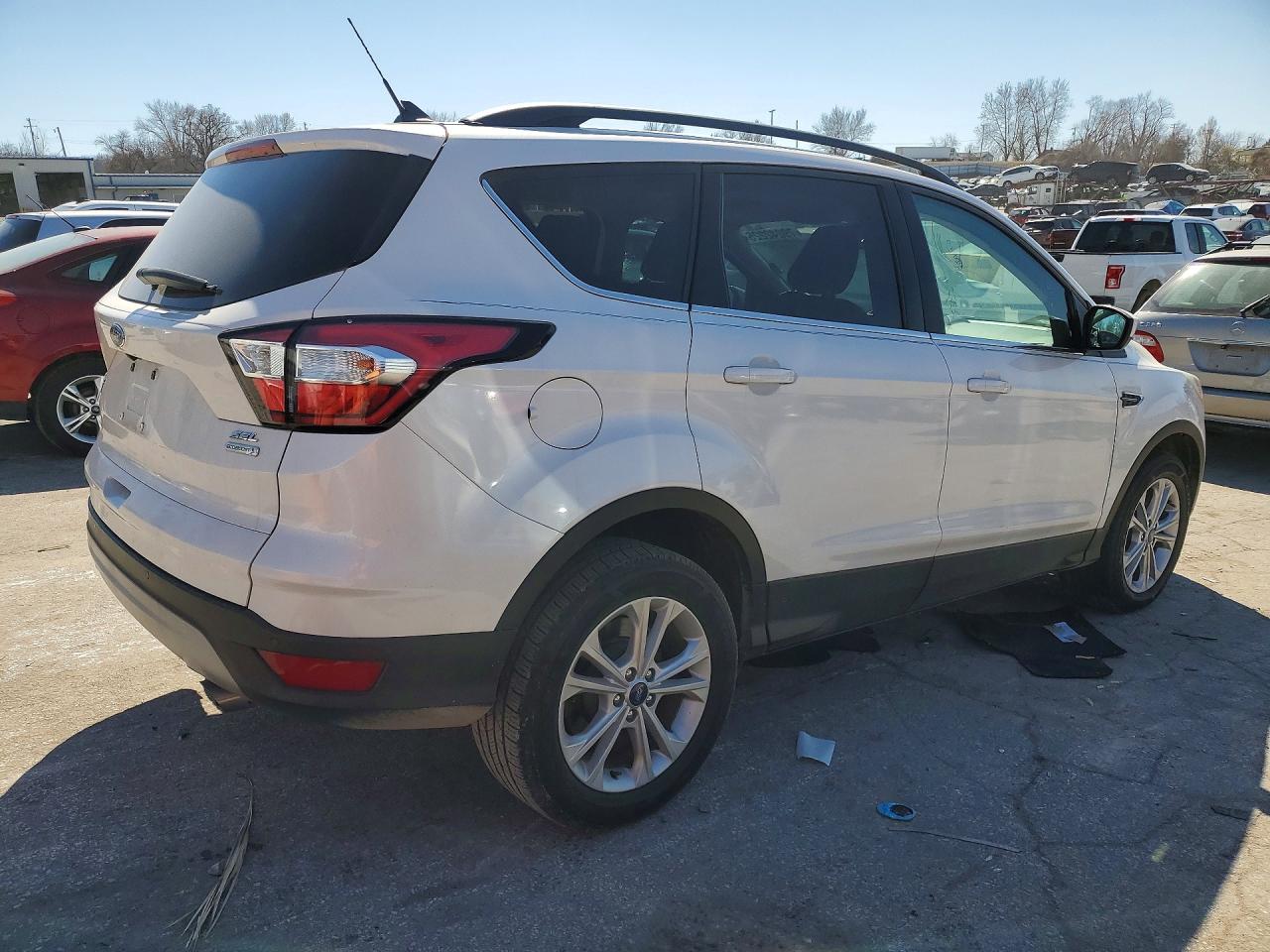 2018 FORD ESCAPE SEL photo 3