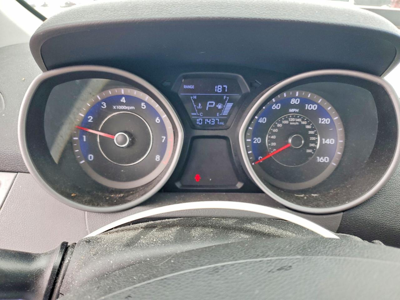 2016 HYUNDAI ELANTRA SE photo 17