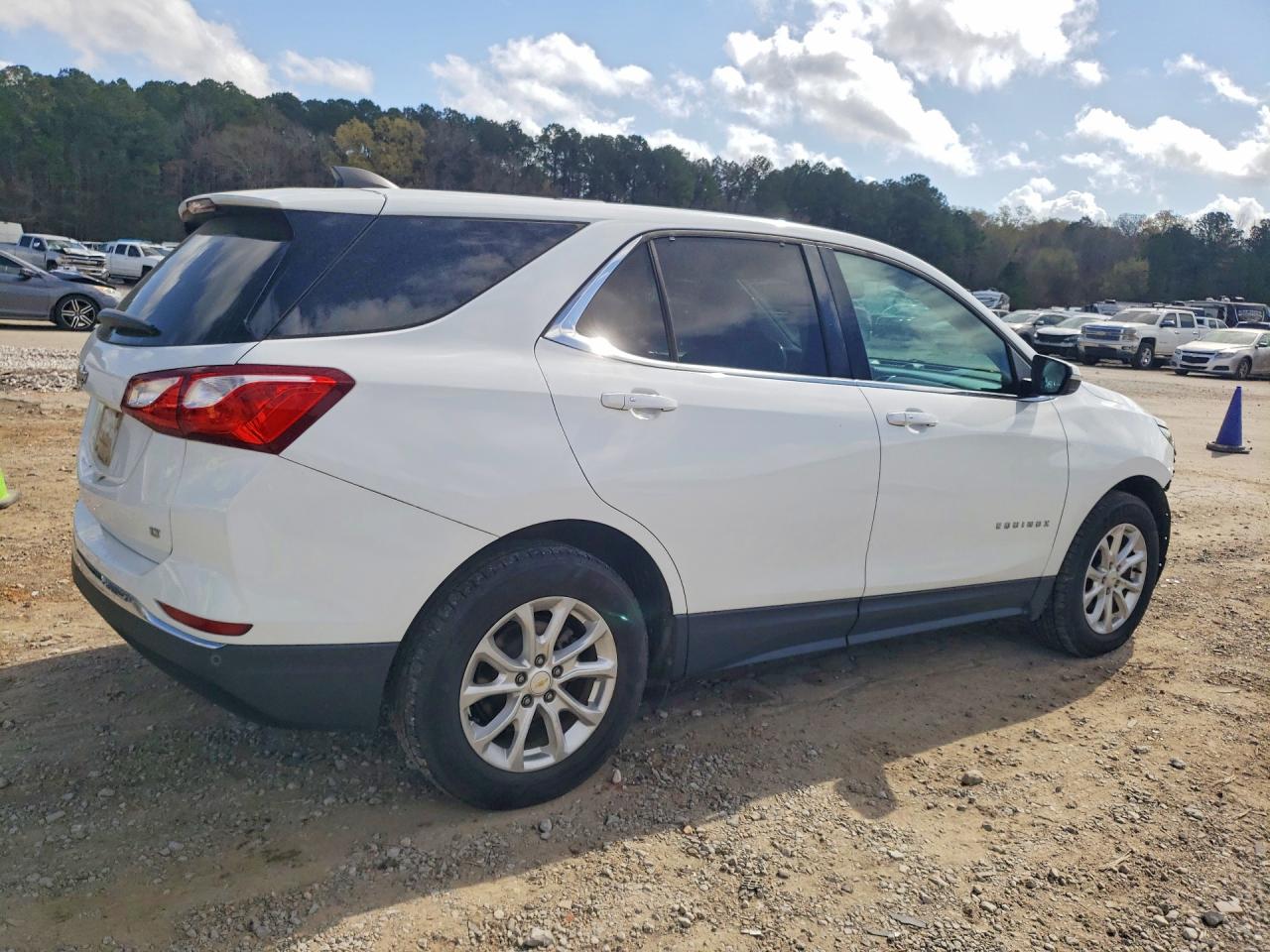 2018 CHEVROLET EQUINOX LT photo 3