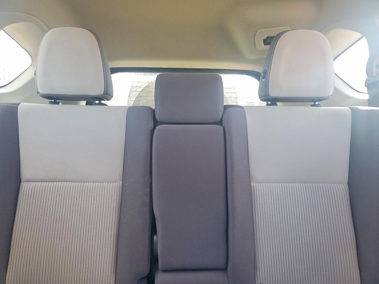 2015 TOYOTA RAV4 XLE photo 10