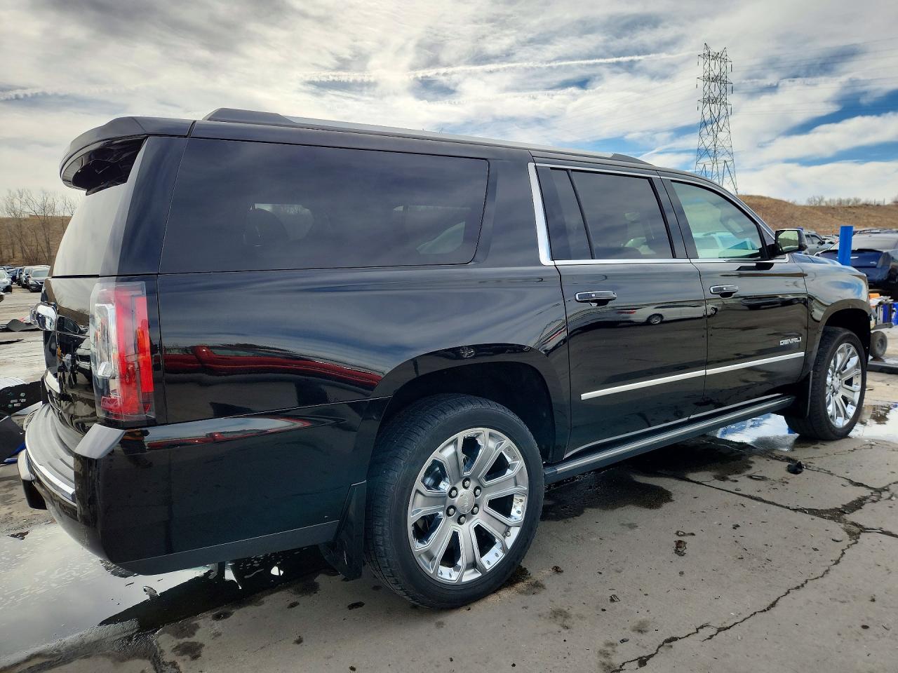 2015 GMC YUKON XL DENALI photo 3