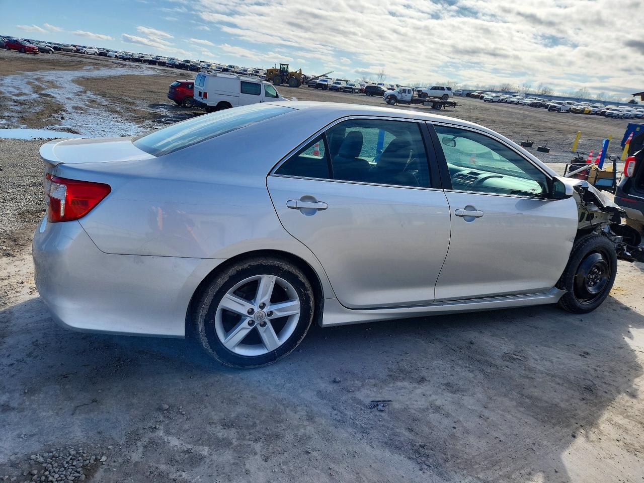 2012 TOYOTA CAMRY SE photo 5