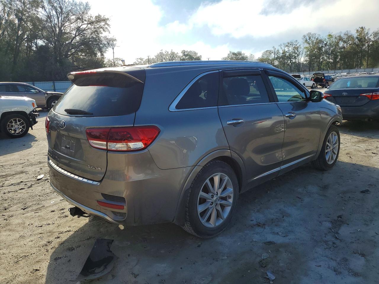 2016 KIA SORENTO photo 3
