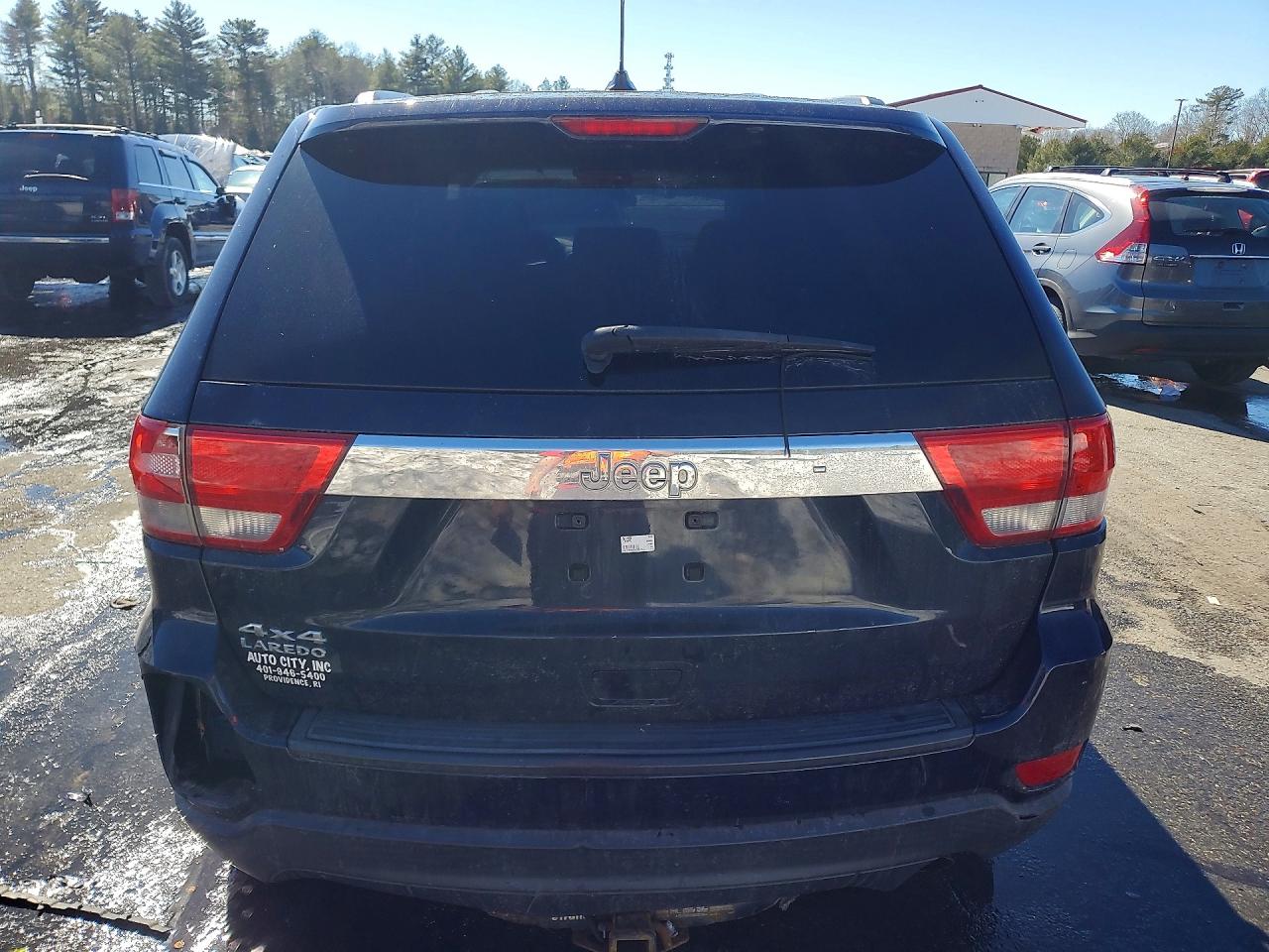 2012 JEEP GRAND CHEROKEE LAREDO photo 6