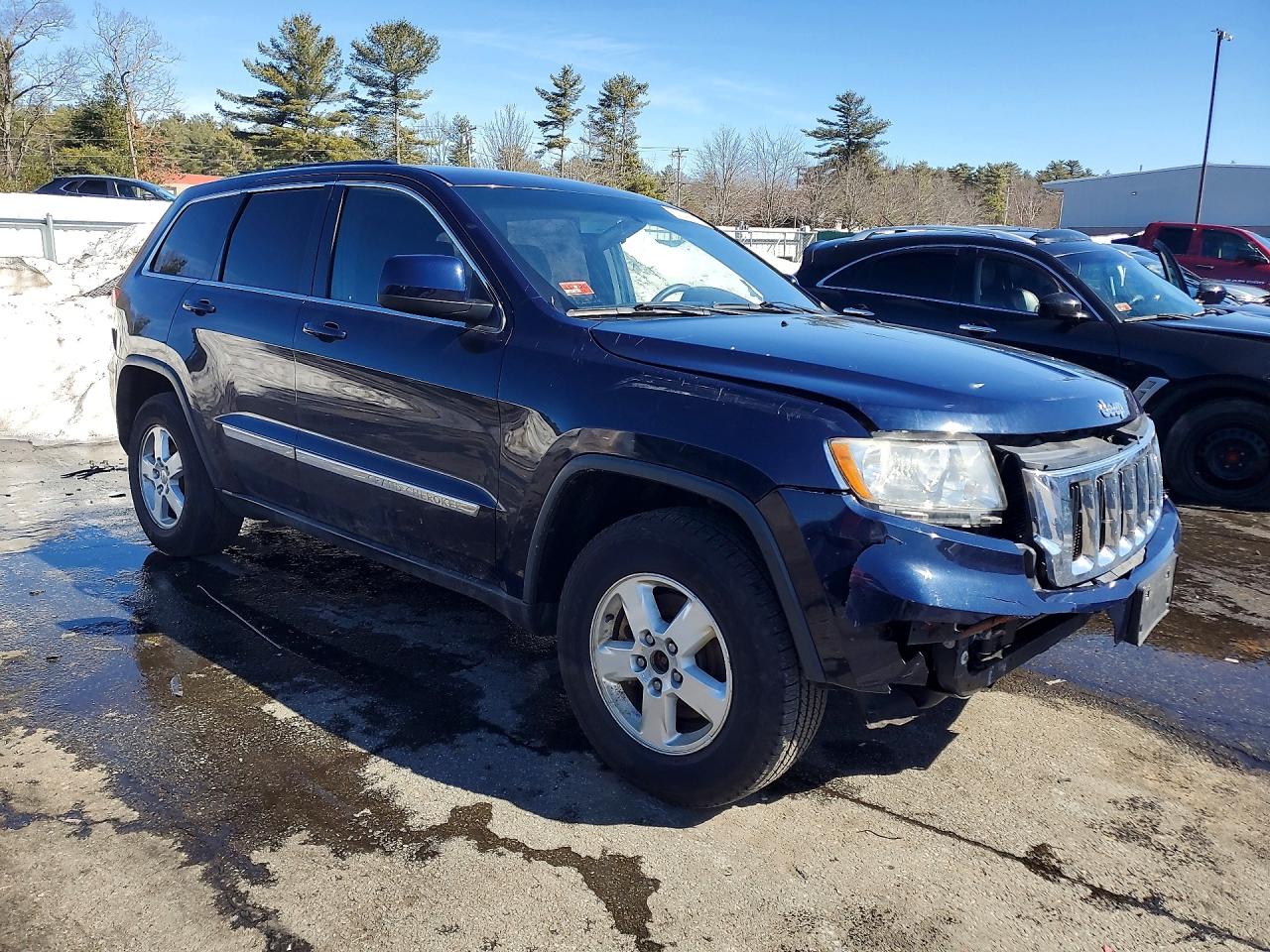 2012 JEEP GRAND CHEROKEE LAREDO photo 4
