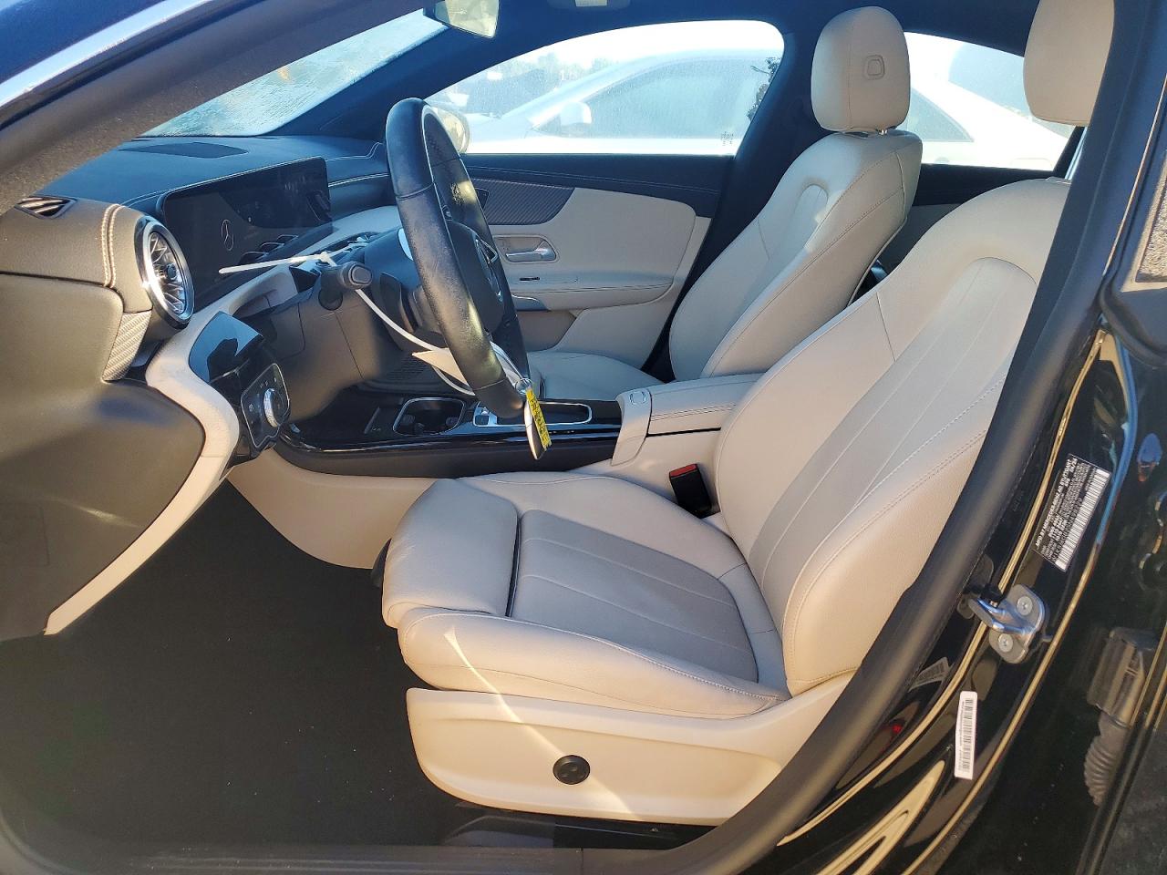 2025 MERCEDES-BENZ CLA 250 photo 7