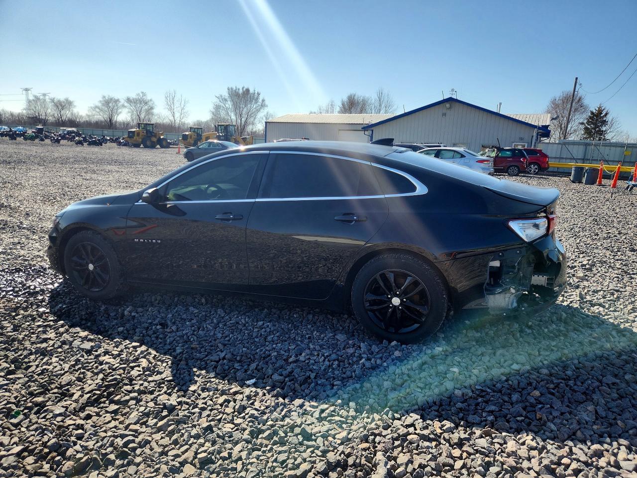 2016 CHEVROLET MALIBU LT photo 2