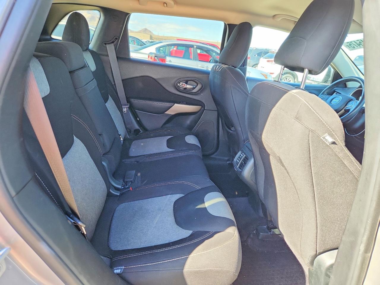 2018 JEEP CHEROKEE LATITUDE photo 11