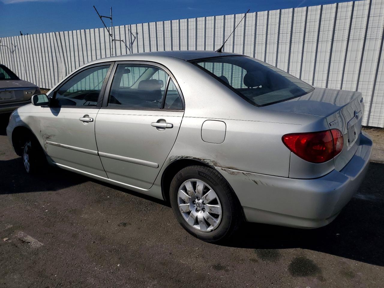 2003 TOYOTA COROLLA LE photo 3