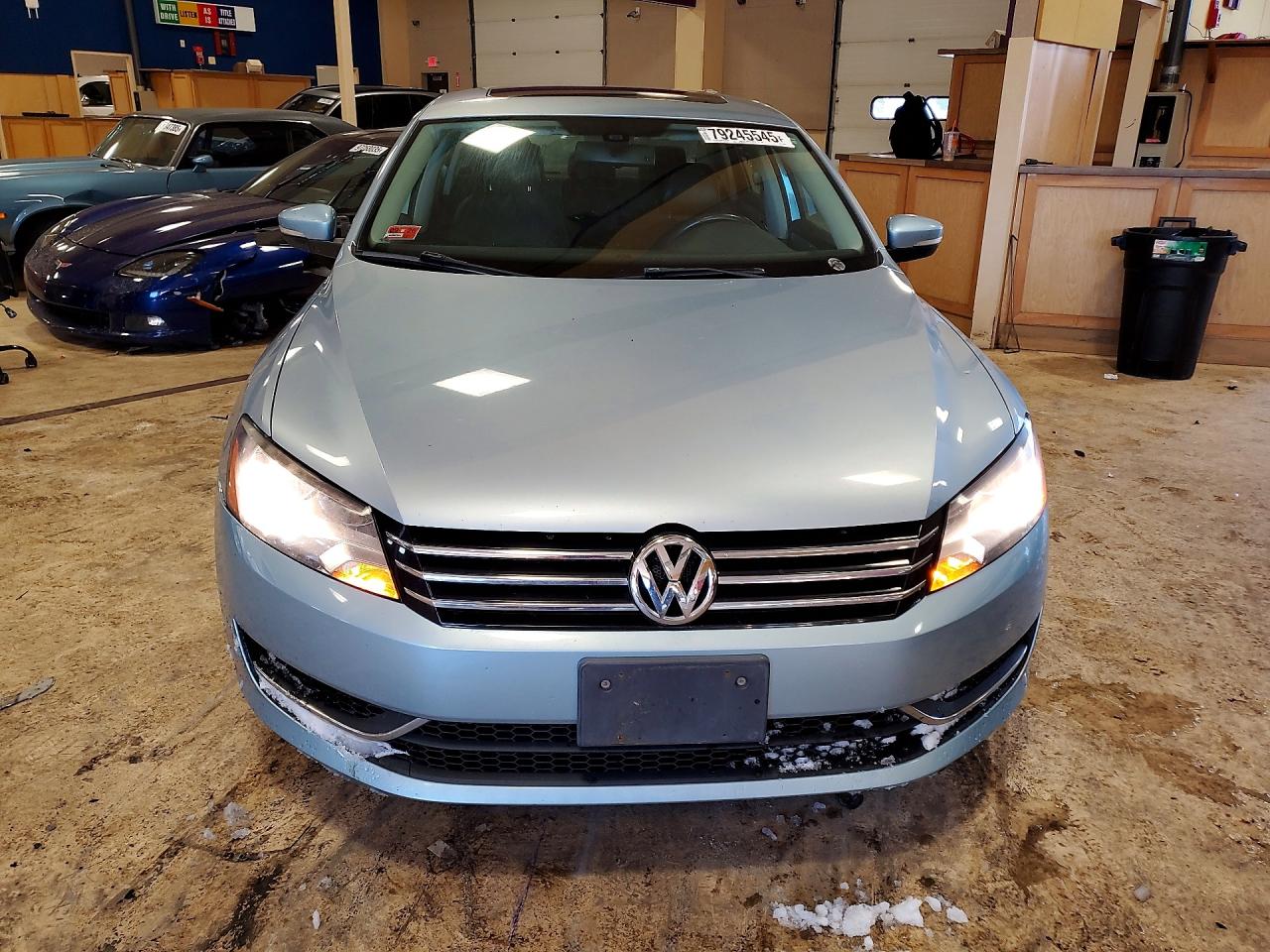 2012 VOLKSWAGEN PASSAT SE photo 9