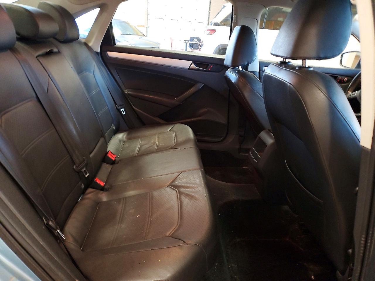 2012 VOLKSWAGEN PASSAT SE photo 19