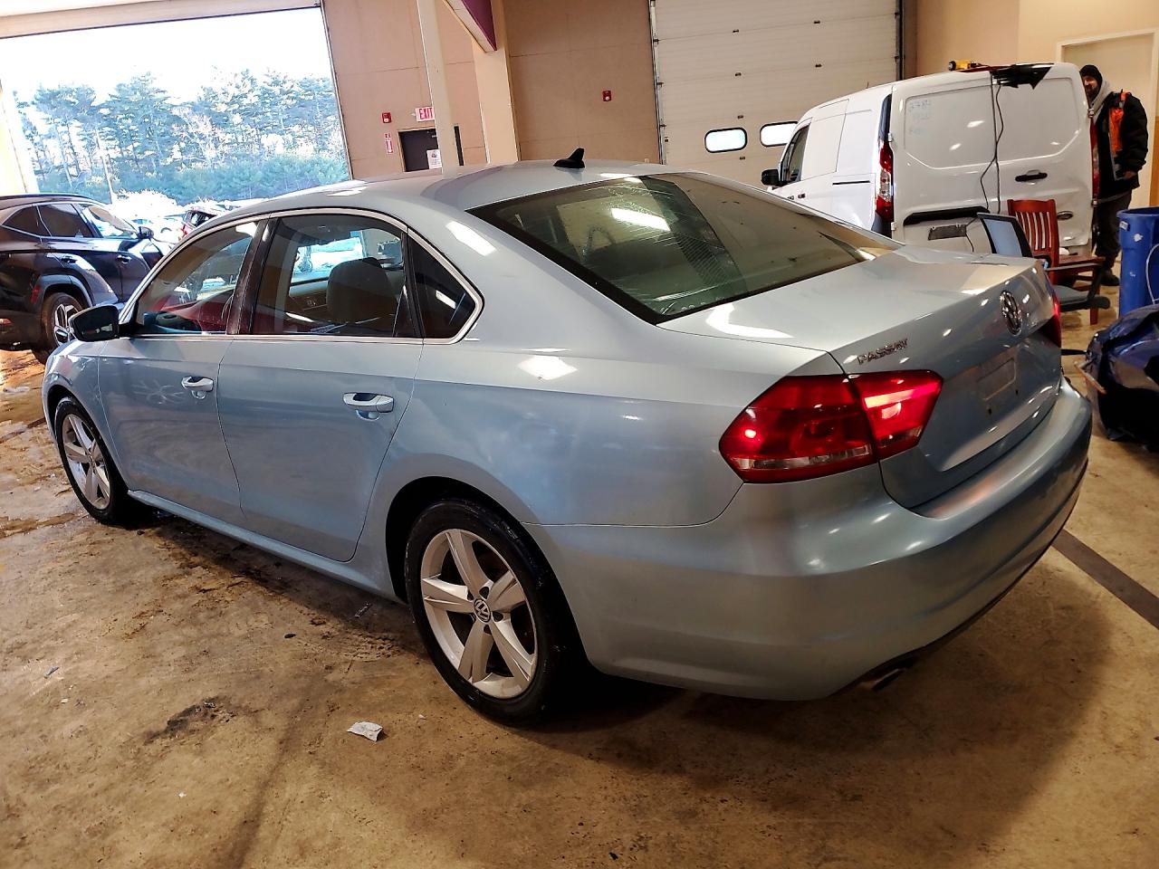 2012 VOLKSWAGEN PASSAT SE photo 3
