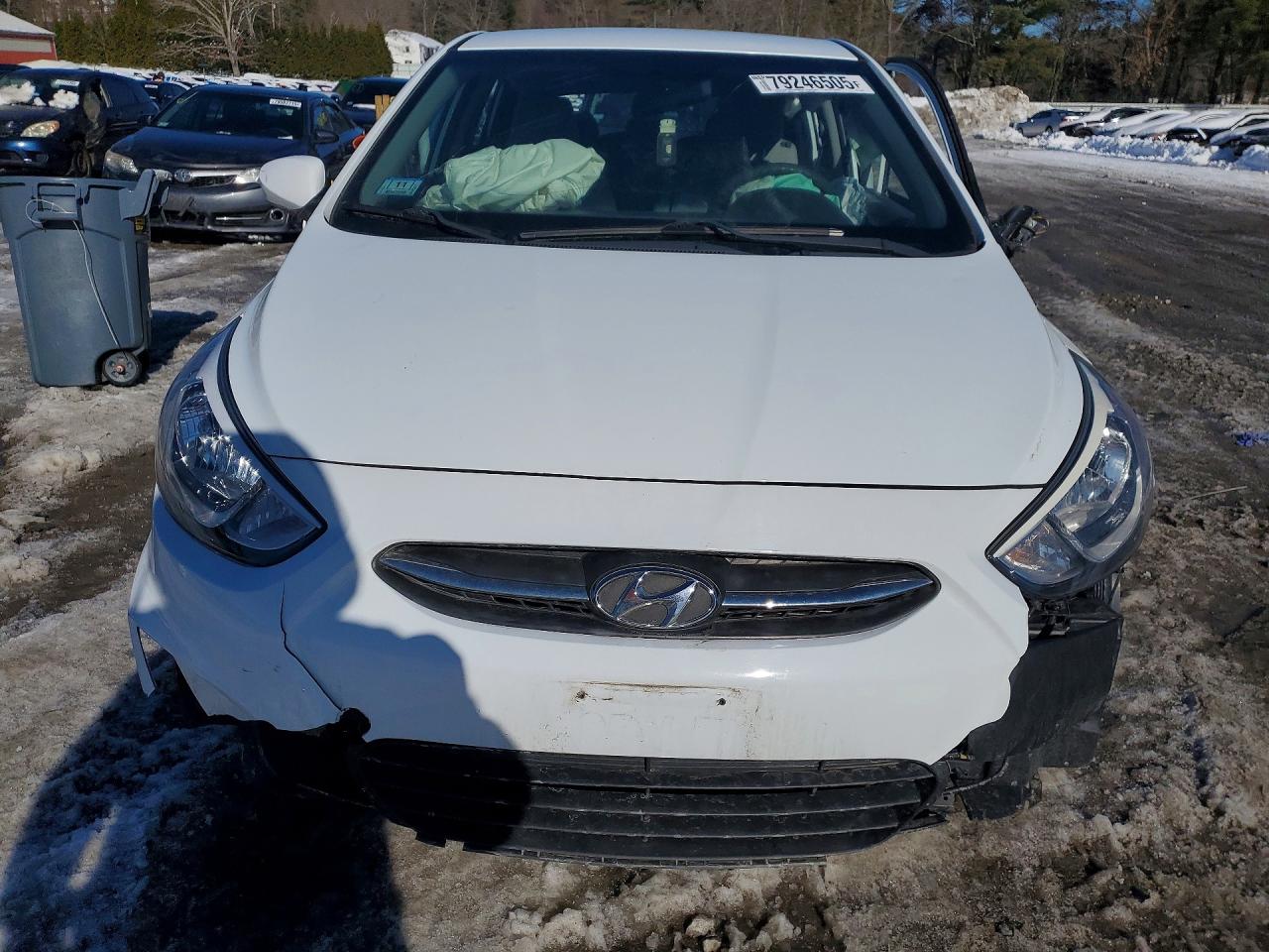 2017 HYUNDAI ACCENT SE photo 9