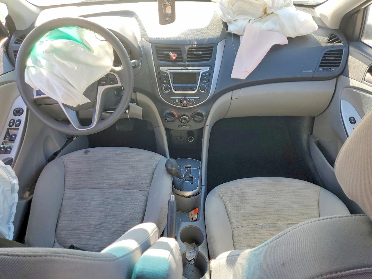 2017 HYUNDAI ACCENT SE photo 15