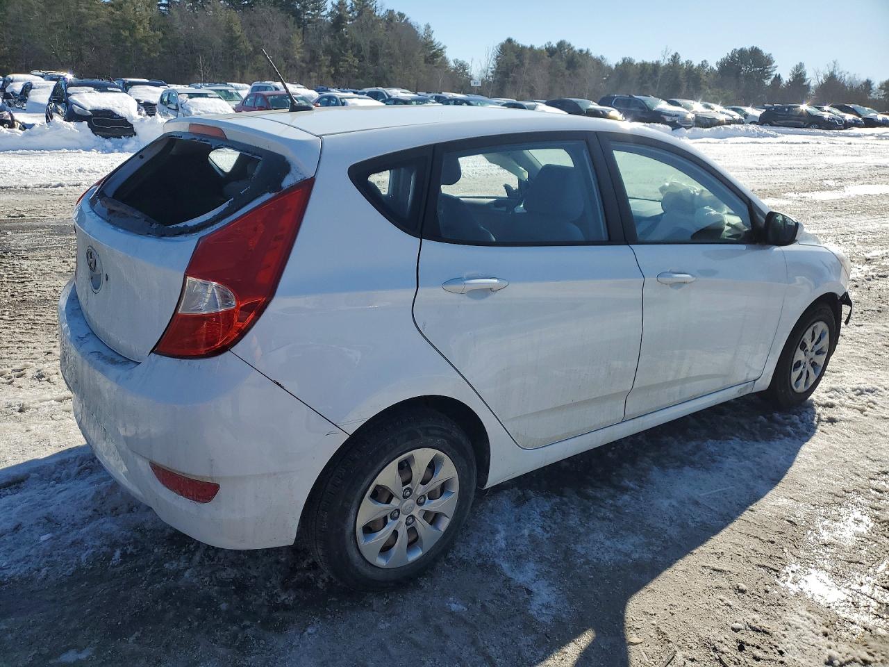 2017 HYUNDAI ACCENT SE photo 5