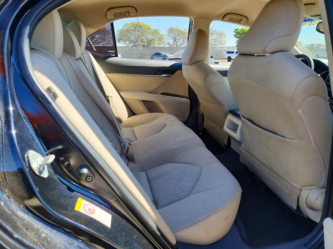2018 TOYOTA CAMRY LE photo 19