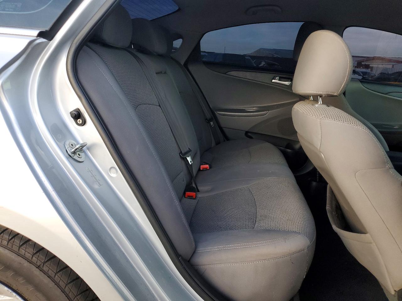2011 HYUNDAI SONATA GLS photo 19