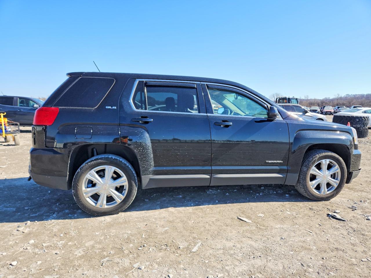 2017 GMC TERRAIN SLE photo 3