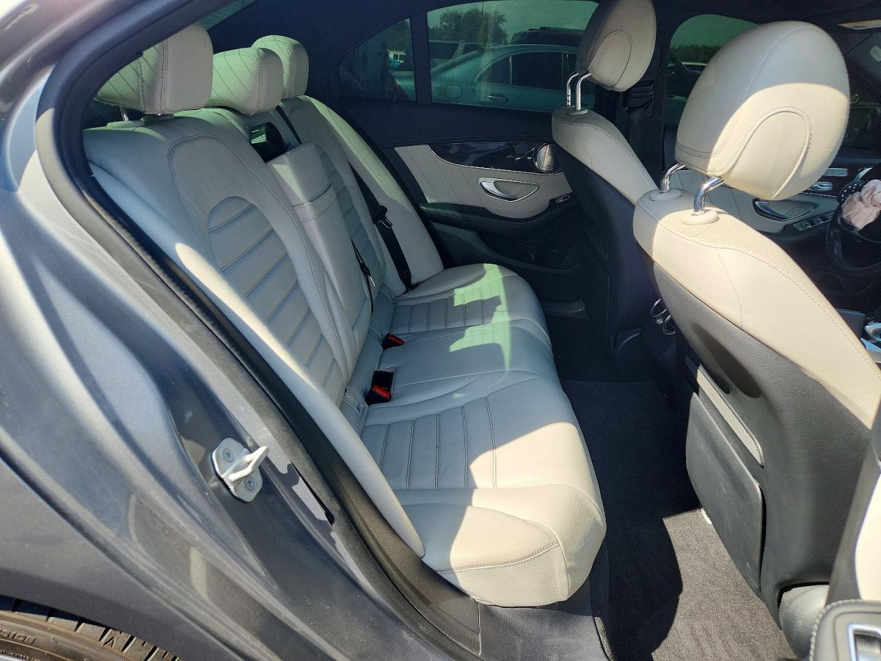 2015 MERCEDES-BENZ C 300 photo 28