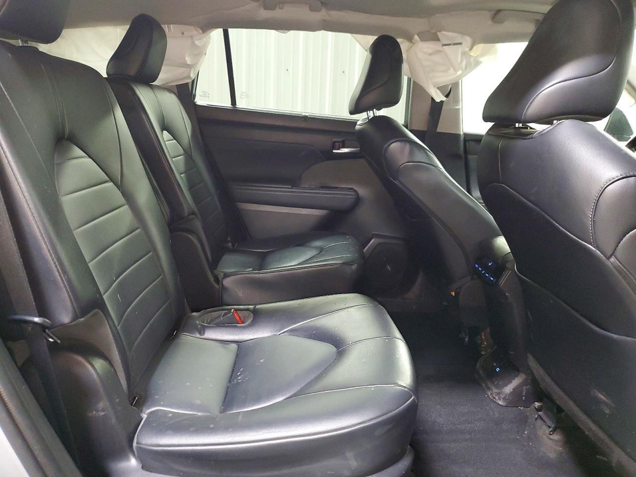 2022 TOYOTA HIGHLANDER HYBRID XLE photo 10
