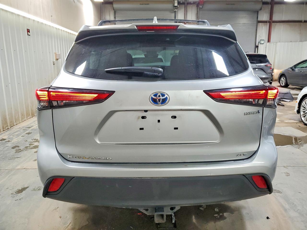2022 TOYOTA HIGHLANDER HYBRID XLE photo 6