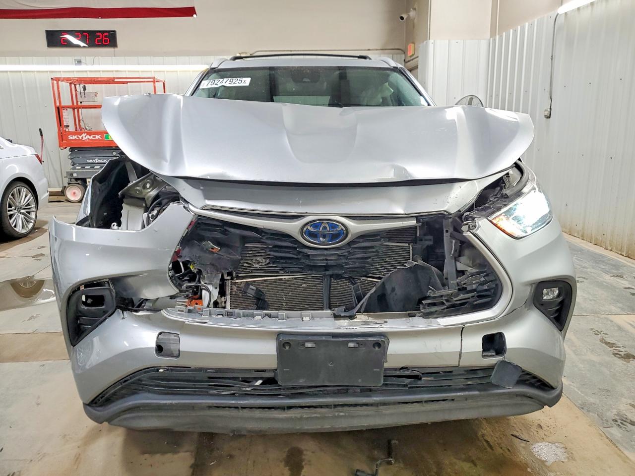 2022 TOYOTA HIGHLANDER HYBRID XLE photo 5