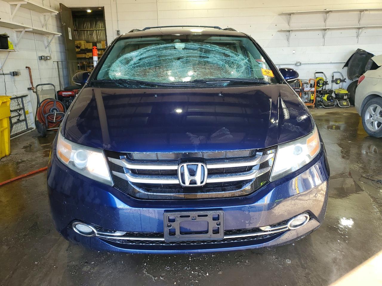 2014 HONDA ODYSSEY TOURING photo 5