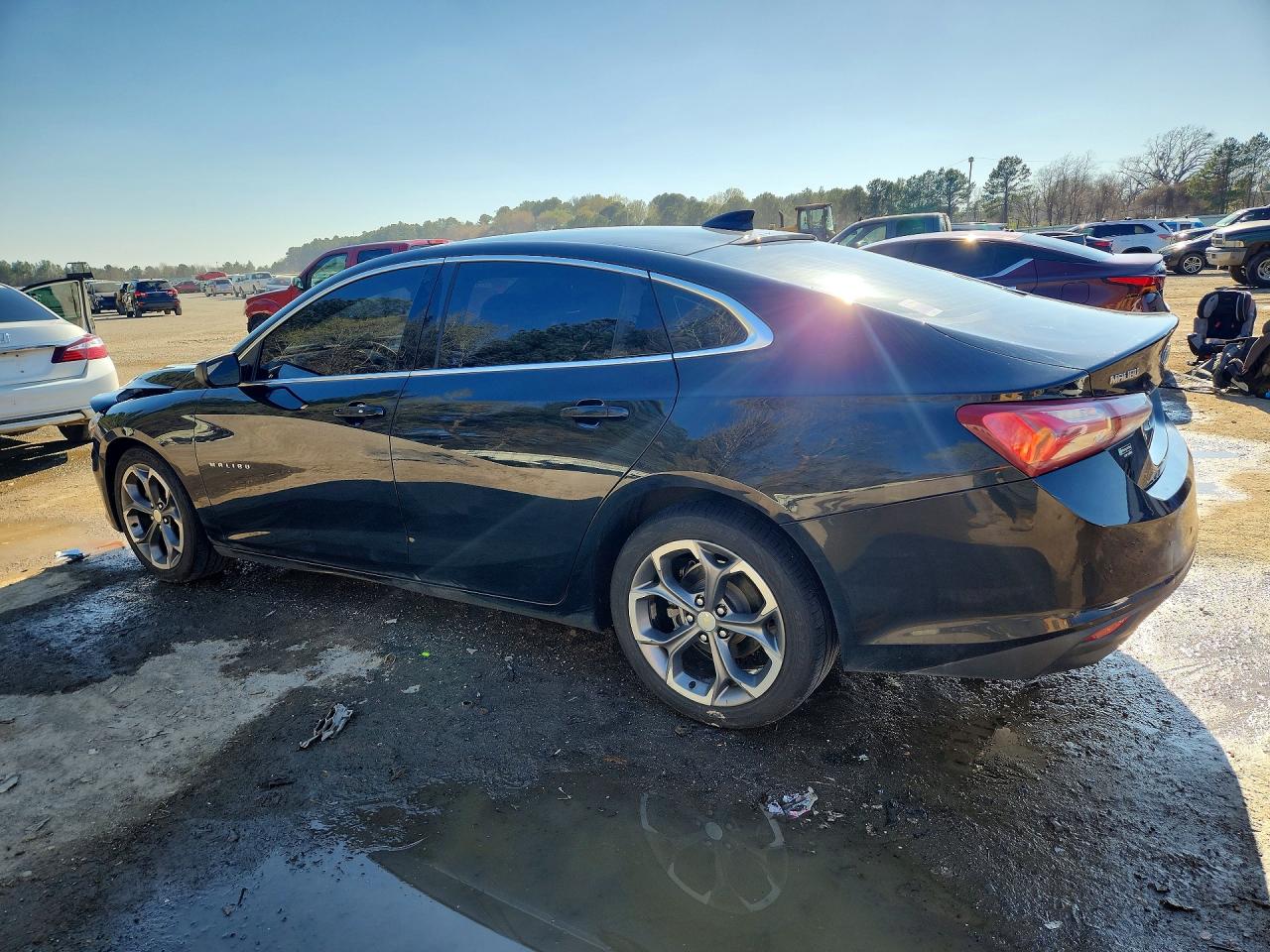 2021 CHEVROLET MALIBU LT photo 3