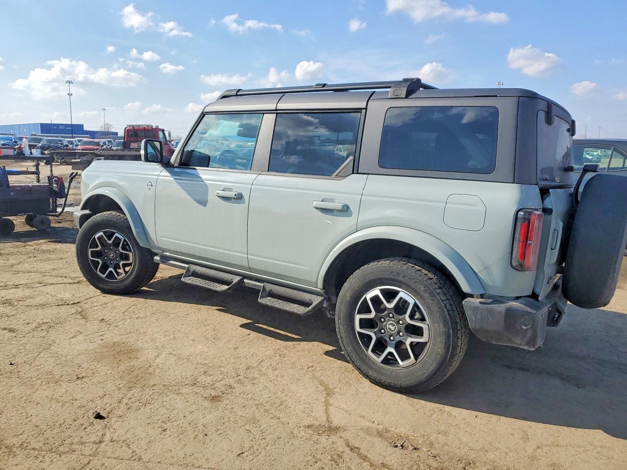 2023 FORD BRONCO BASE photo 2
