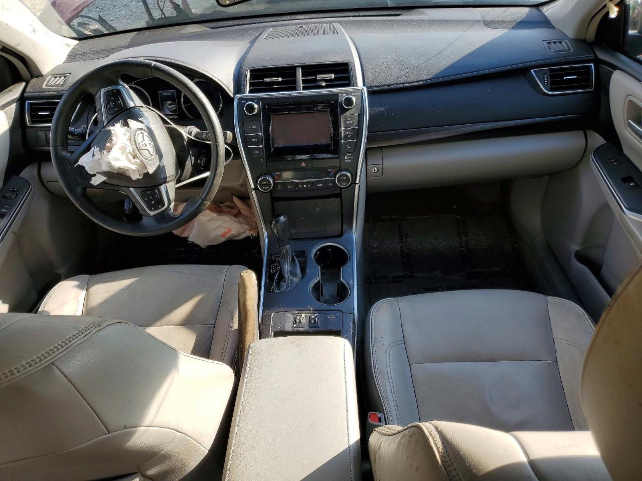 2015 TOYOTA CAMRY XLE photo 8