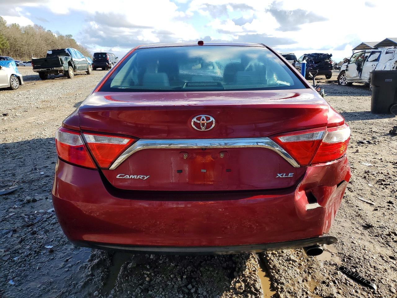2015 TOYOTA CAMRY XLE photo 6