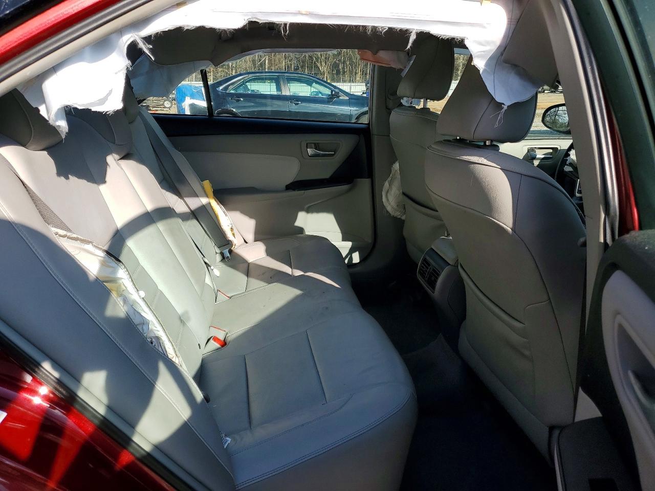 2015 TOYOTA CAMRY XLE photo 10
