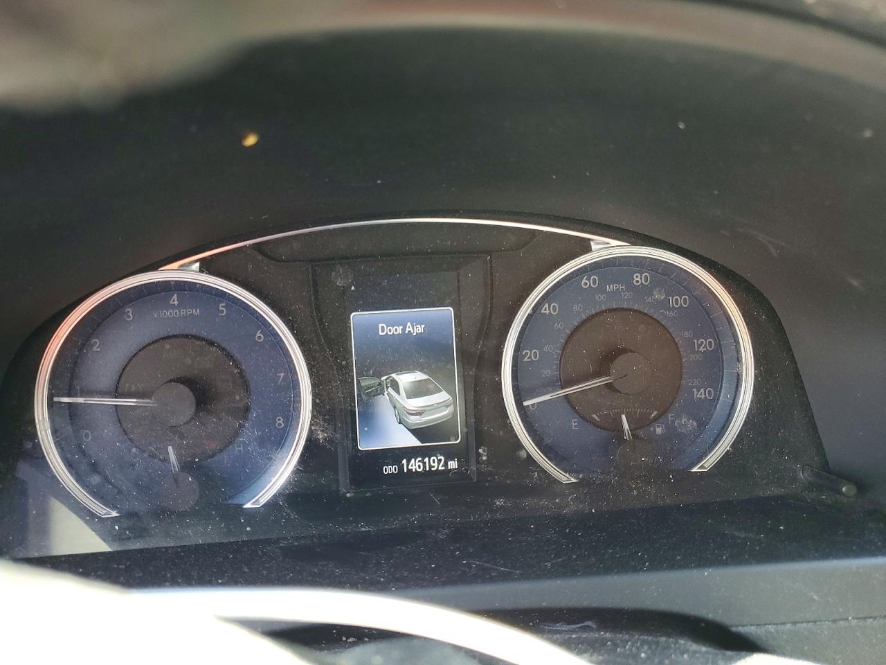 2015 TOYOTA CAMRY XLE photo 9