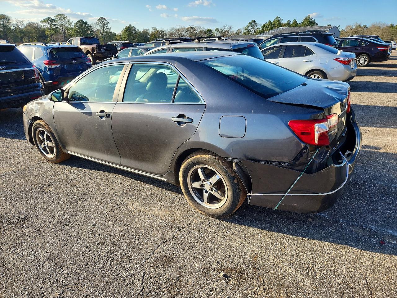 2012 TOYOTA CAMRY LE photo 3