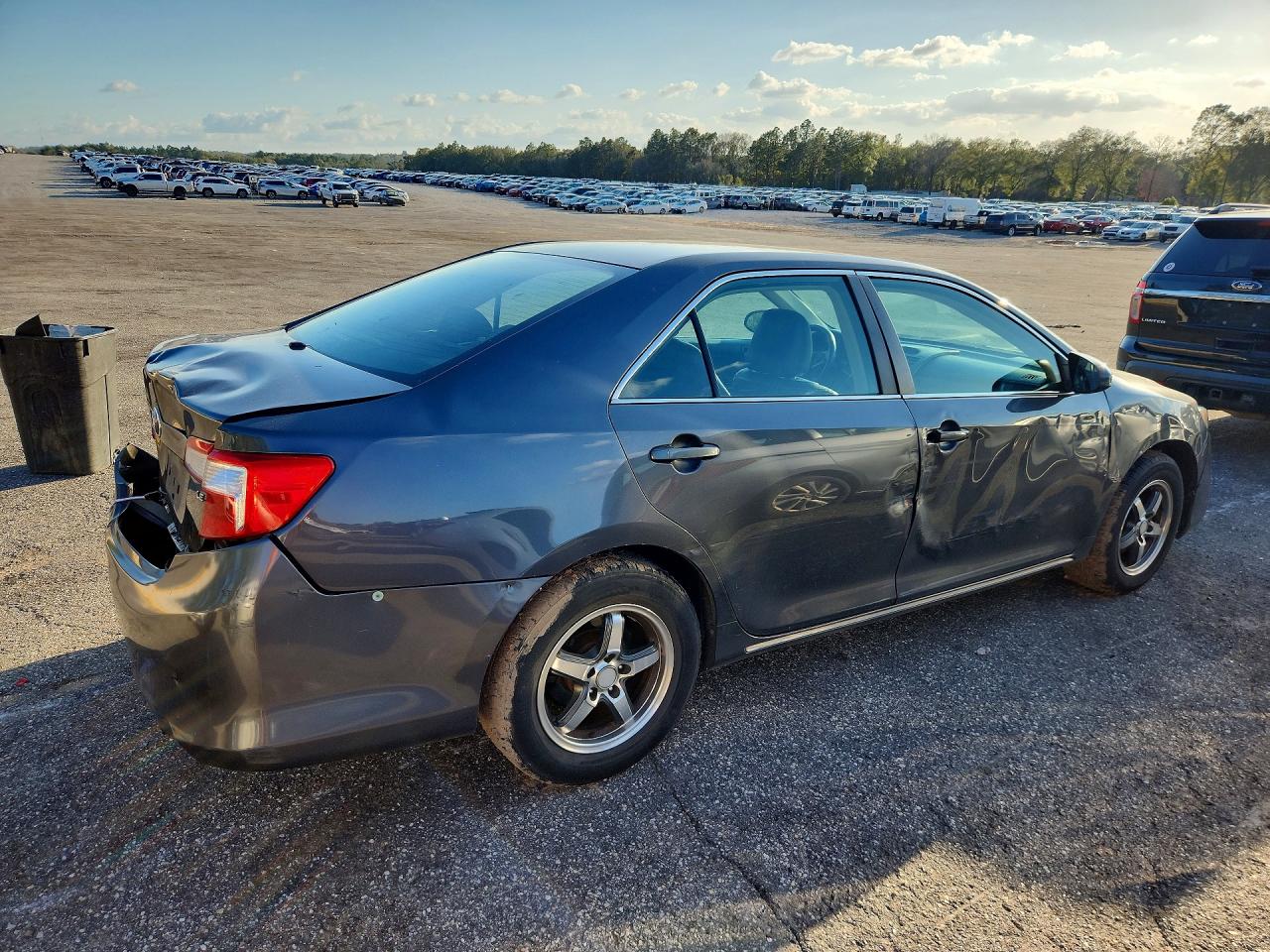 2012 TOYOTA CAMRY LE photo 5