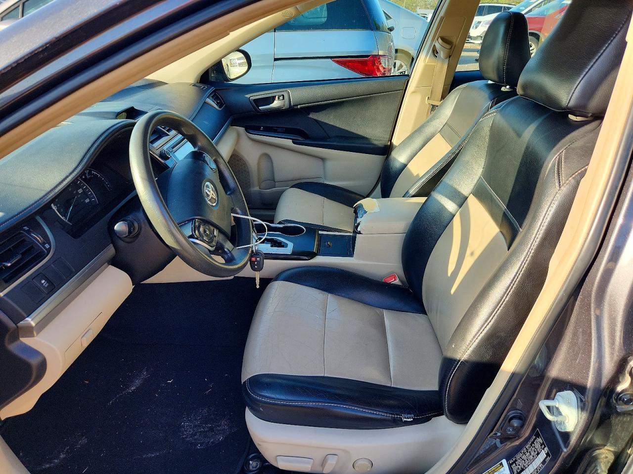 2012 TOYOTA CAMRY LE photo 13