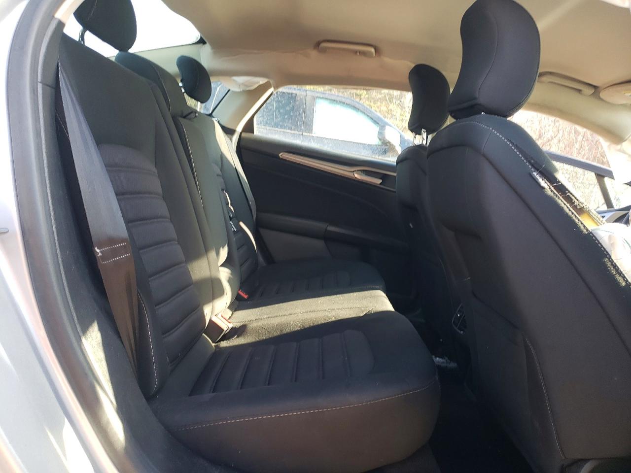 2018 FORD FUSION SE photo 19