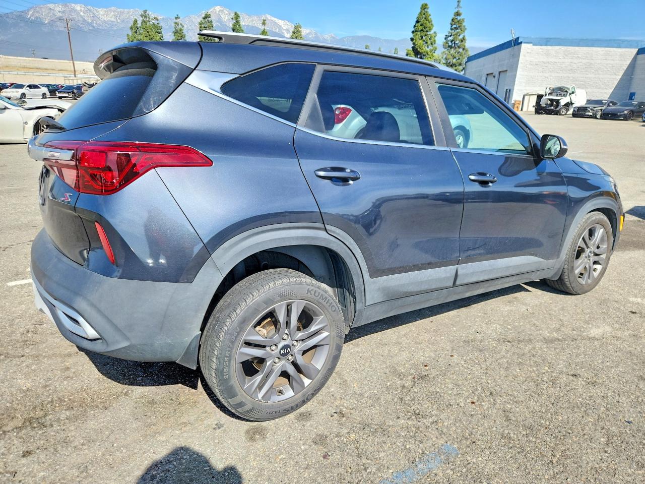2021 KIA SELTOS S photo 5