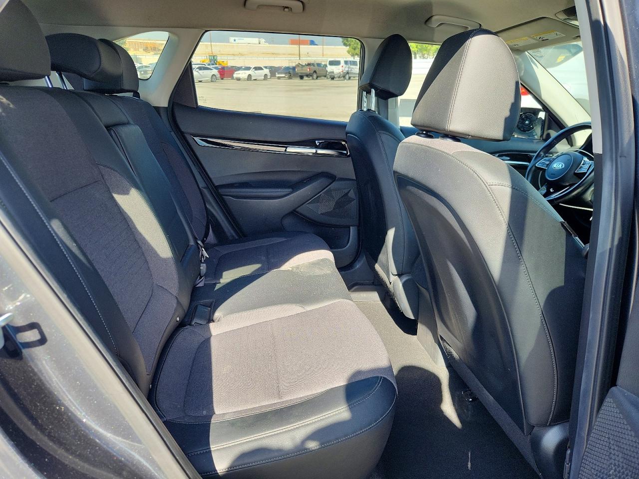 2021 KIA SELTOS S photo 19