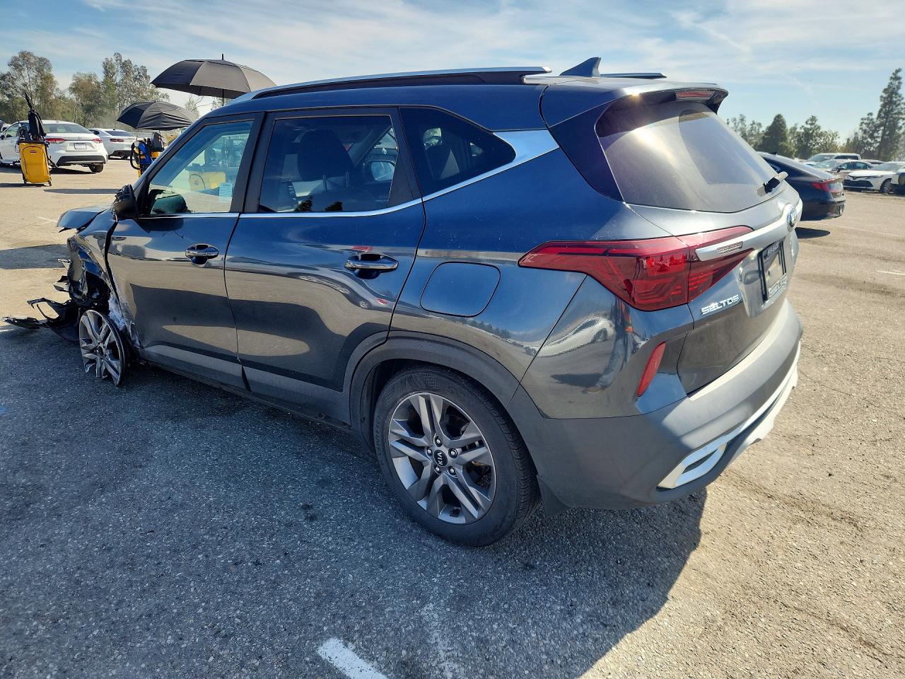 2021 KIA SELTOS S photo 3